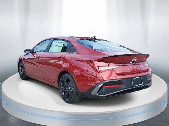 Hyundai Elantra Sel Sport Premium Fwd 4D Sedan - Thumbnail 4