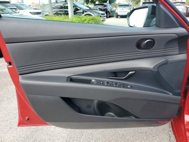 Hyundai Elantra Sel Sport Premium Fwd 4D Sedan - Thumbnail 12