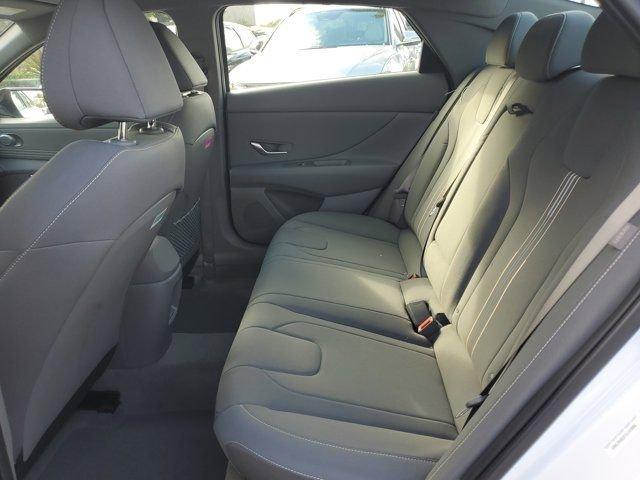 Hyundai Elantra Sel Sport Premium Fwd 4D Sedan - Thumbnail 7