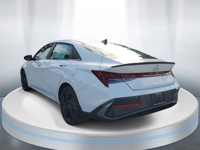 Hyundai Elantra Sel Sport Premium Fwd 4D Sedan - Thumbnail 4