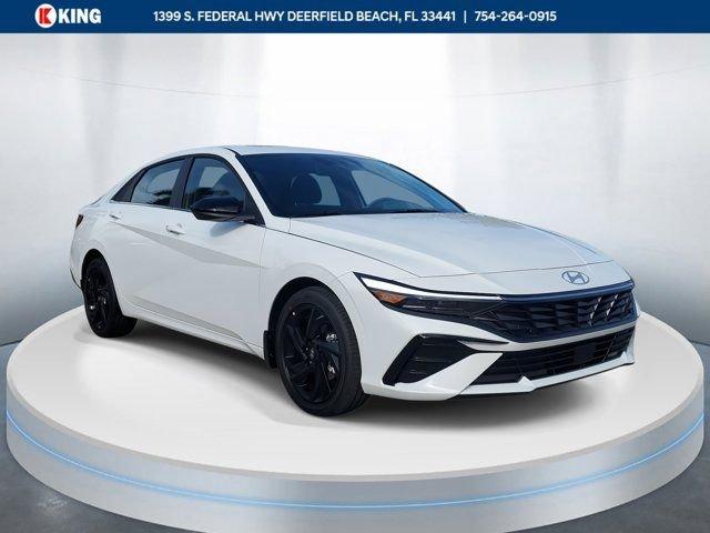 Hyundai Elantra Sel Sport Premium Fwd 4D Sedan - Thumbnail 2