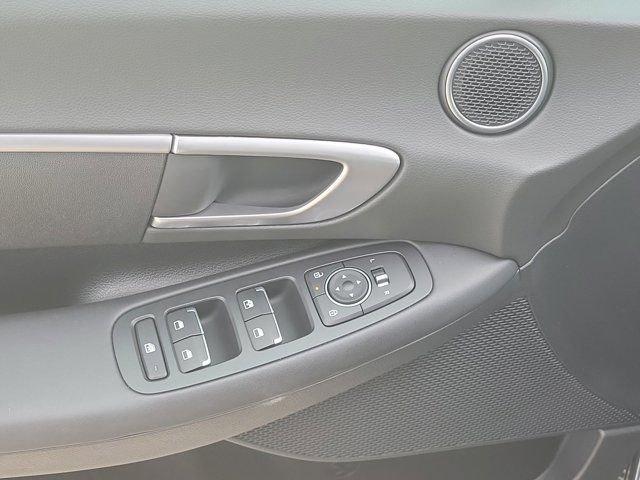 Hyundai Sonata Se Fwd 4D Sedan - Thumbnail 16