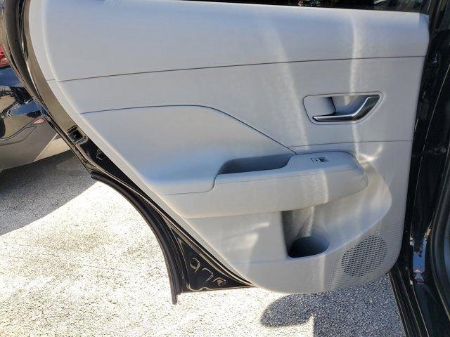 Hyundai Kona Limited Fwd 4D Sport Utility - Thumbnail 11