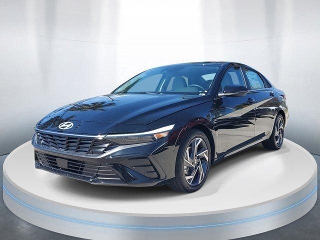 Hyundai Elantra Limited Fwd 4D Sedan - Thumbnail 3