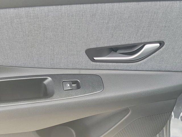 Hyundai Elantra Limited Fwd 4D Sedan - Thumbnail 10