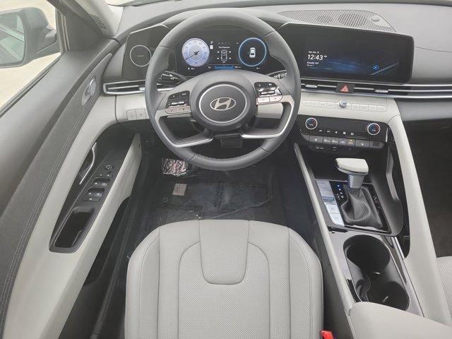 Hyundai Elantra Limited Fwd 4D Sedan - Thumbnail 14