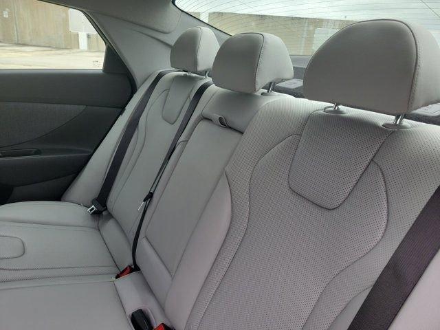 Hyundai Elantra Limited Fwd 4D Sedan - Thumbnail 12