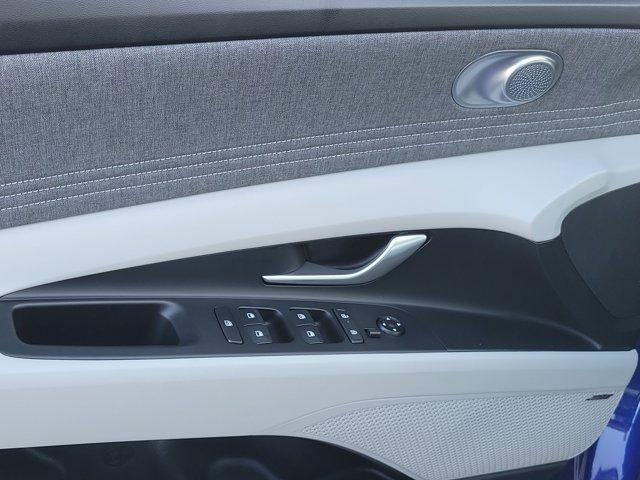 Hyundai Elantra Limited Fwd 4D Sedan - Thumbnail 17