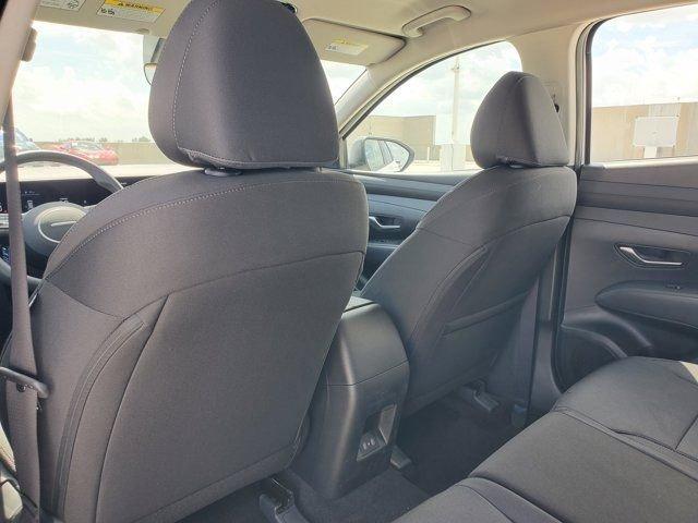 Hyundai Tucson Se Fwd Fwd 4D Sport Utility - Thumbnail 7