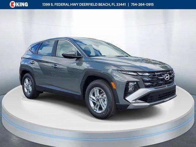 Hyundai Tucson Se Fwd Fwd 4D Sport Utility - Thumbnail 2