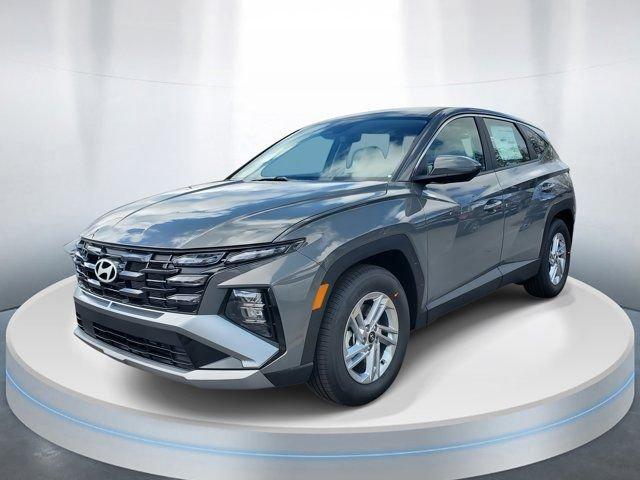 Hyundai Tucson Se Fwd Fwd 4D Sport Utility - Thumbnail 3