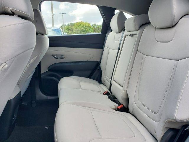 Hyundai Tucson Se Fwd Fwd 4D Sport Utility - Thumbnail 8