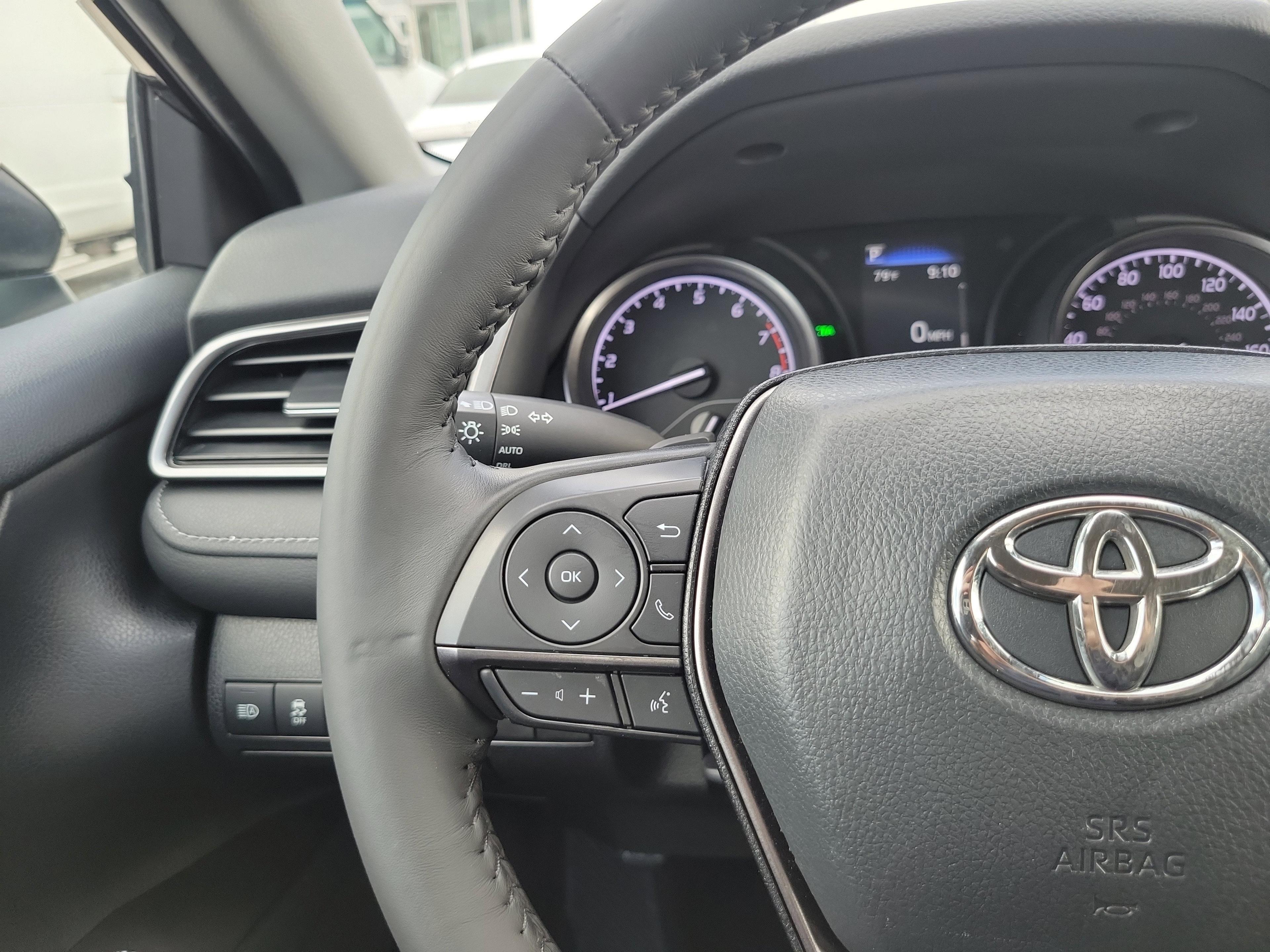 Toyota Camry Se Fwd - Thumbnail 16