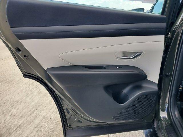 Hyundai Tucson Se Fwd Fwd 4D Sport Utility - Thumbnail 9