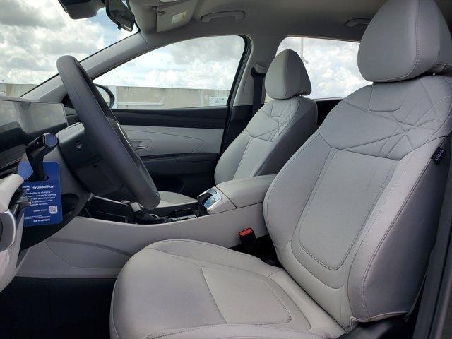 Hyundai Tucson Se Fwd Fwd 4D Sport Utility - Thumbnail 11