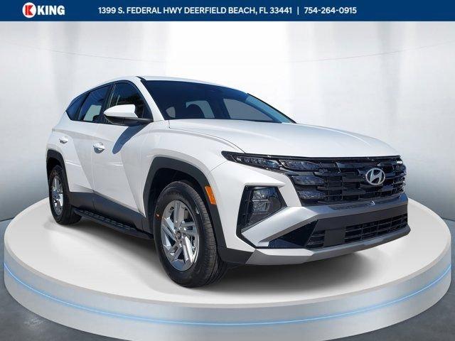 Hyundai Tucson Se Fwd Fwd 4D Sport Utility - Thumbnail 2