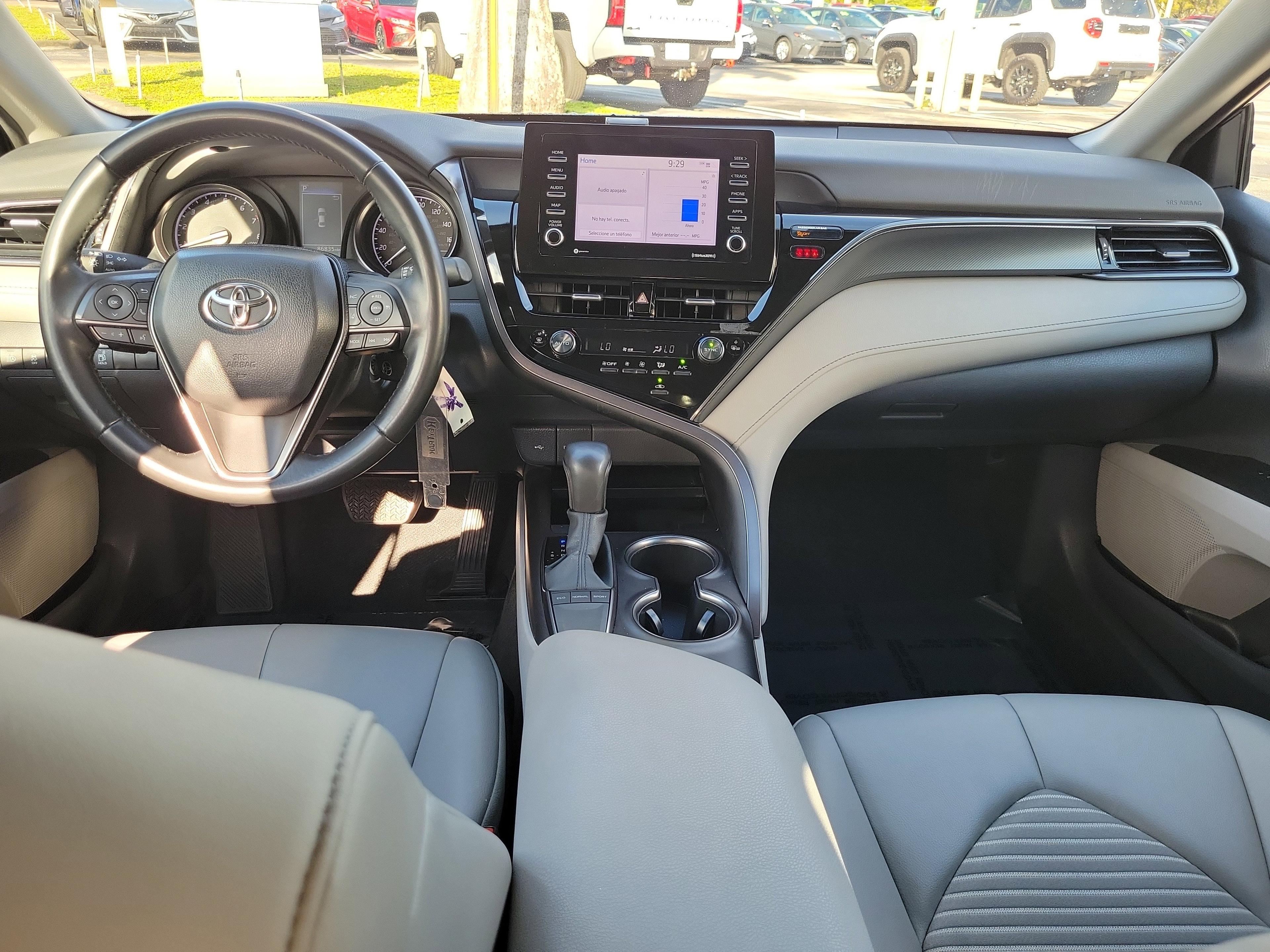 Toyota Camry Se Fwd - Thumbnail 10