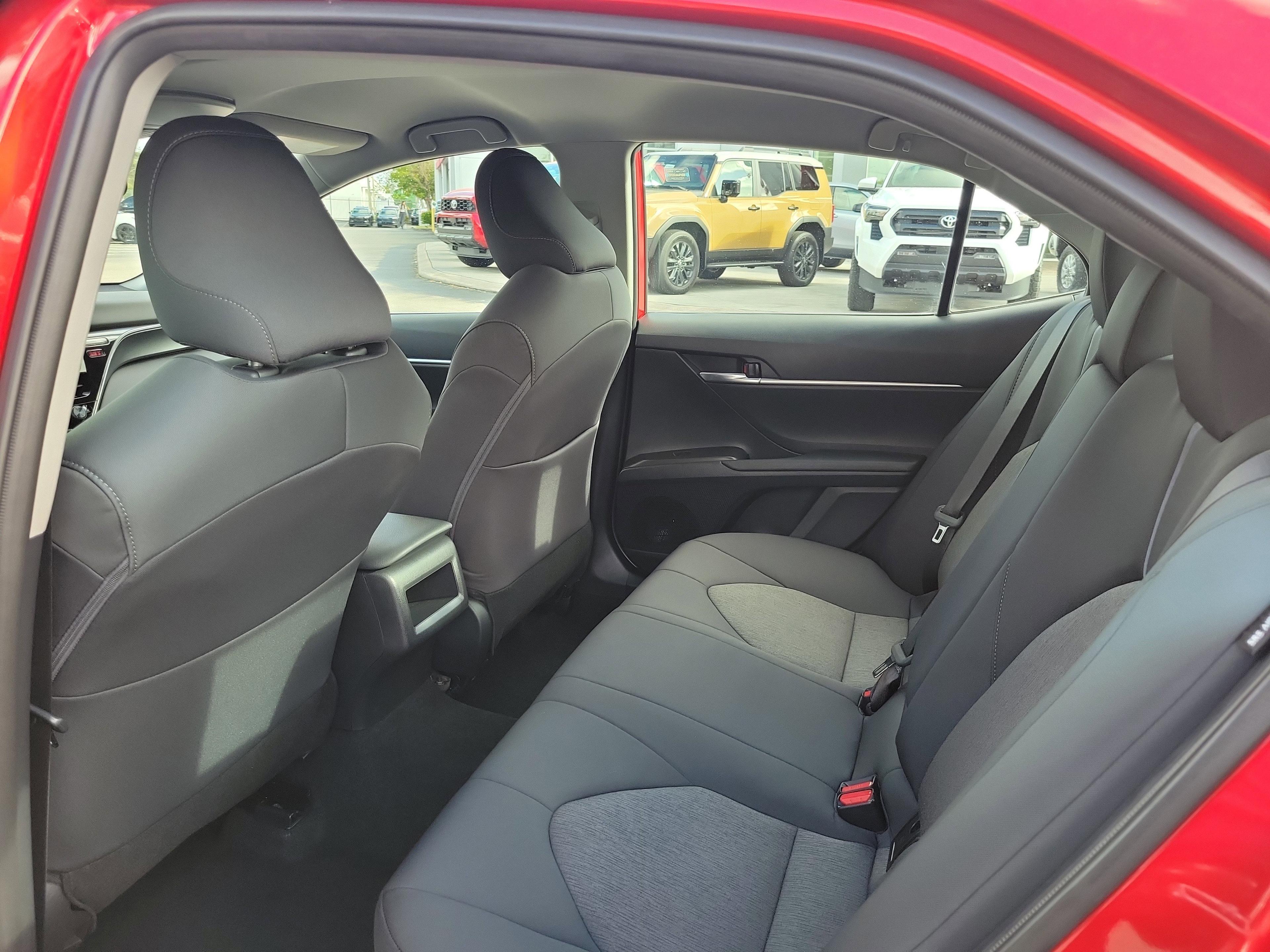 Toyota Camry Le Fwd - Thumbnail 10