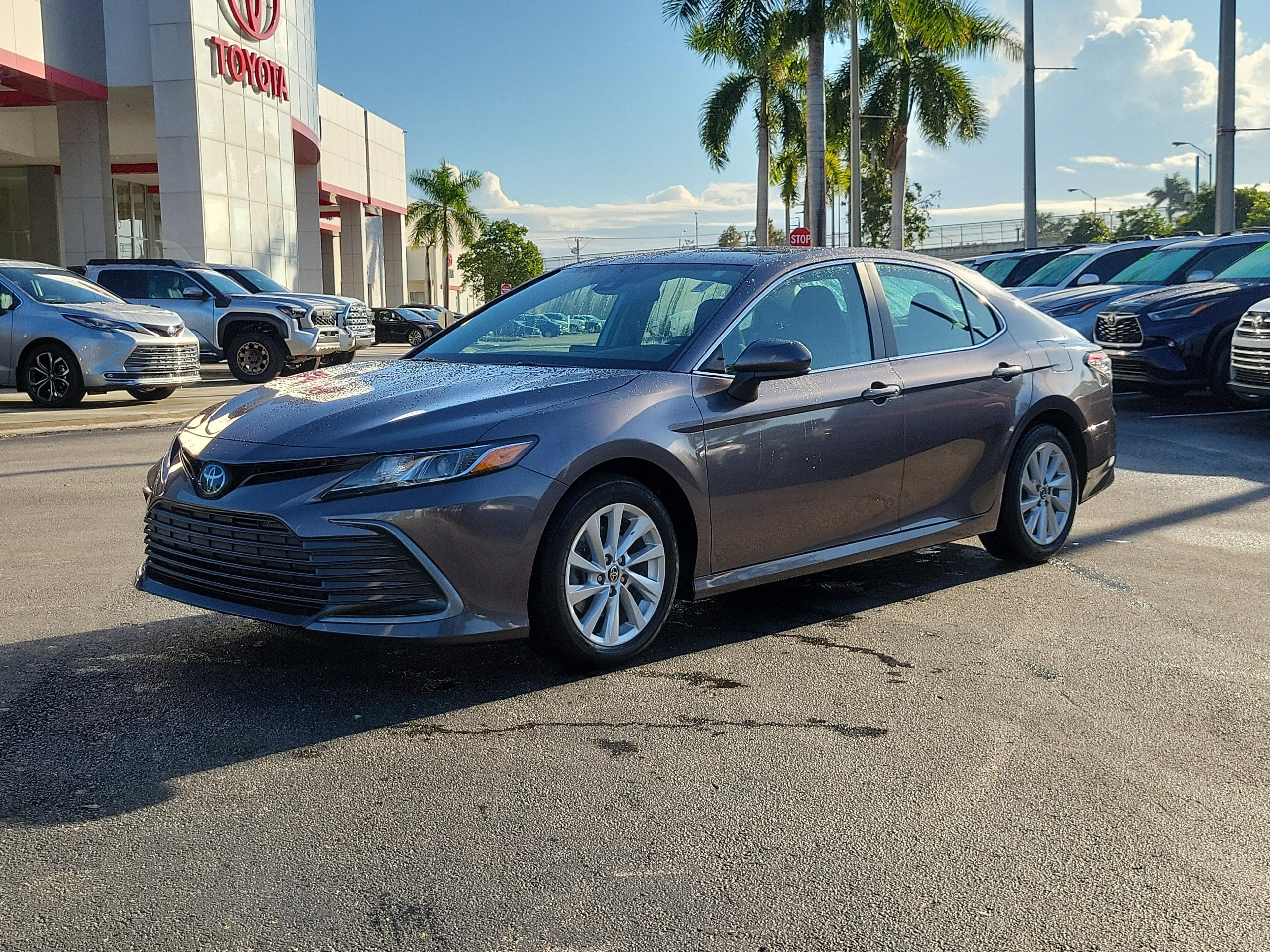 Toyota Camry Le Fwd - Thumbnail 3