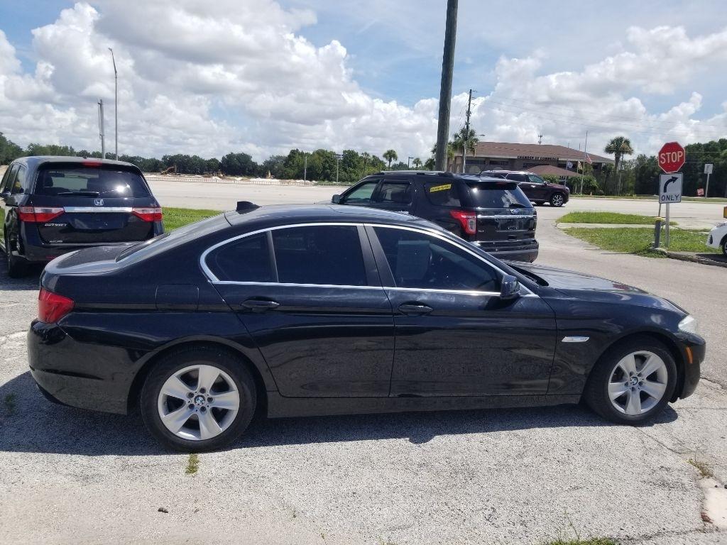 Bmw 5-Series528I - Thumbnail 9