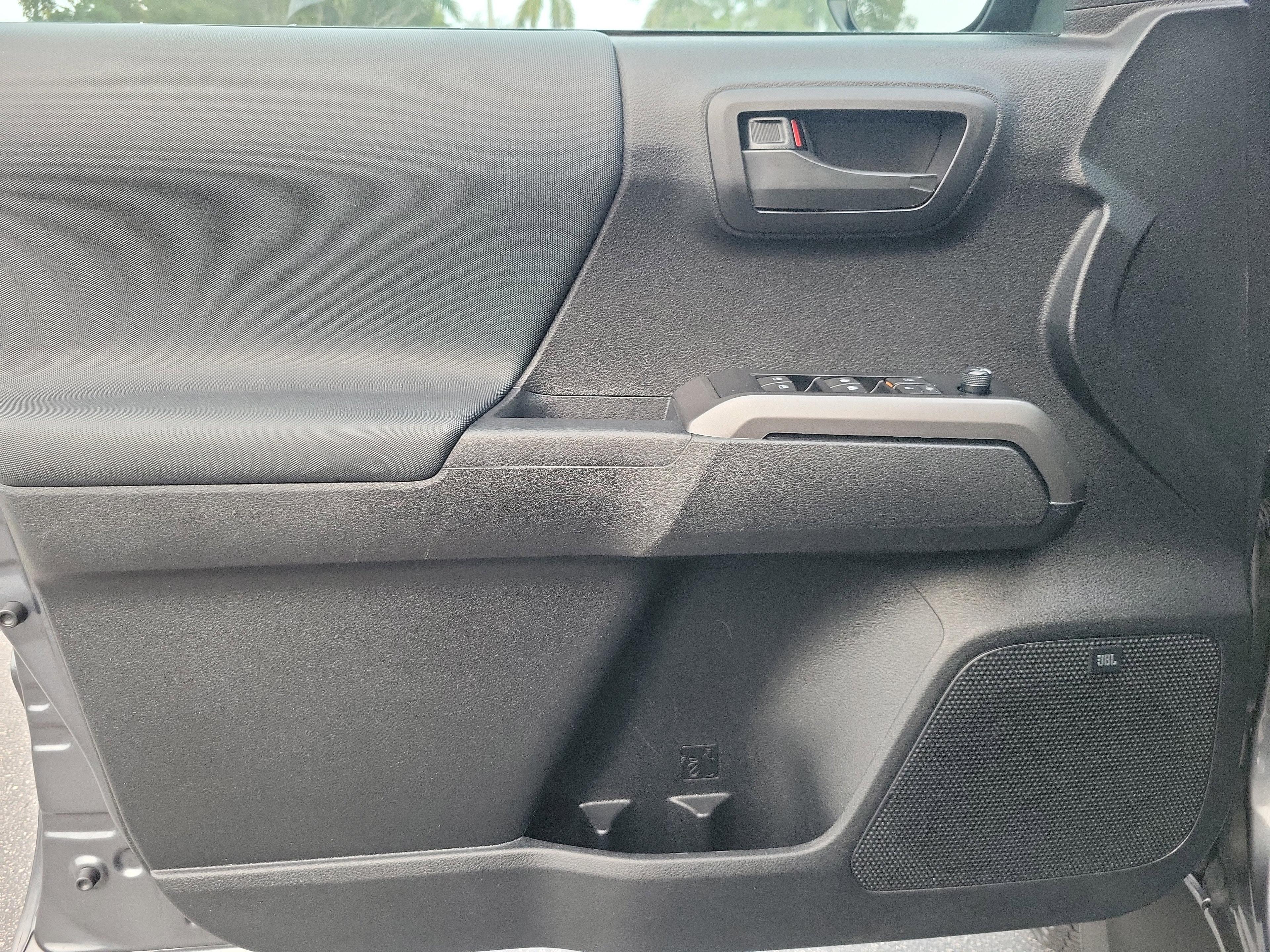 Toyota Tacoma 4Wd Sr5 4Wd Crew Cab - Thumbnail 13