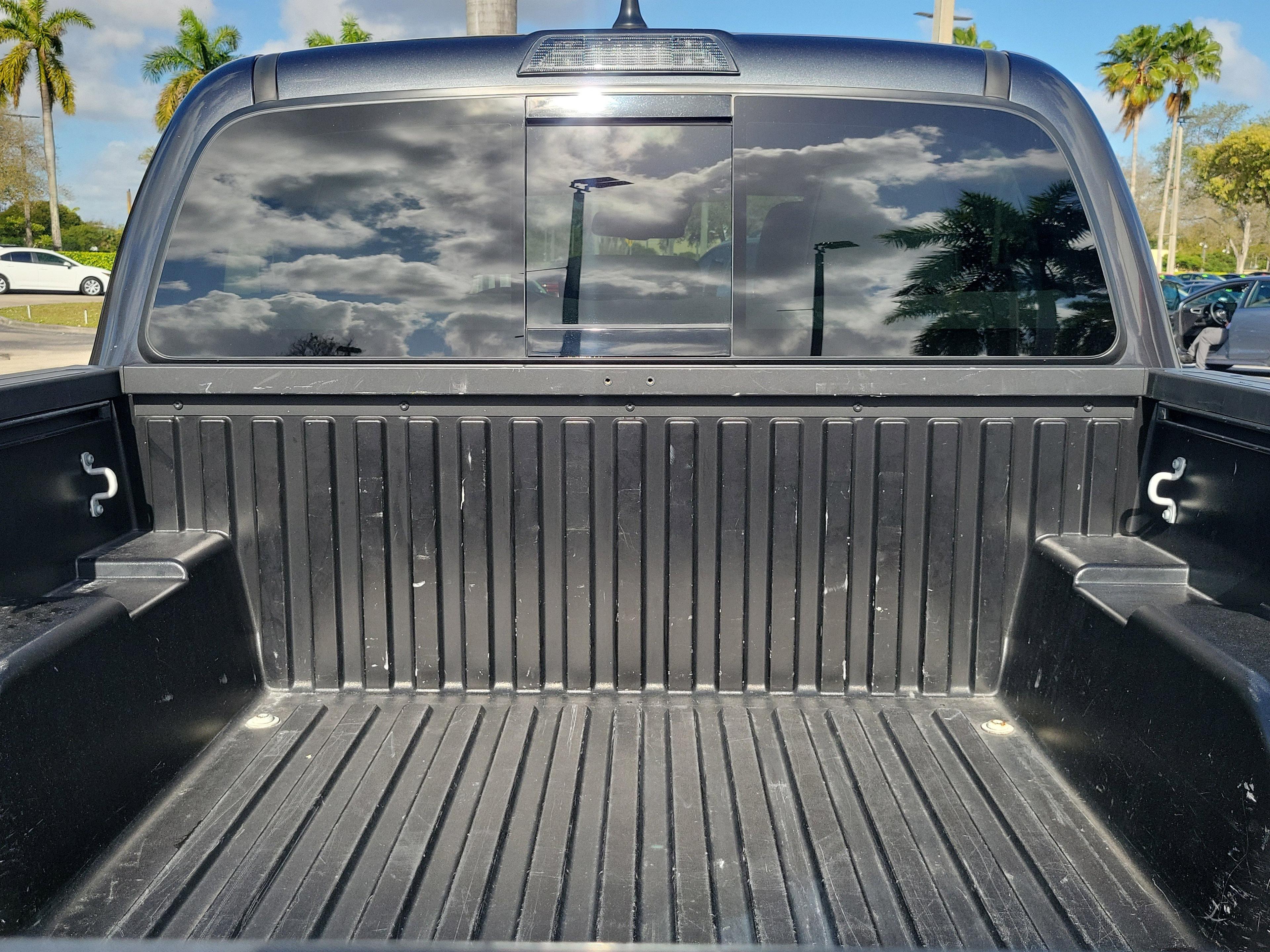 Toyota Tacoma 4Wd Sr5 4Wd Crew Cab - Thumbnail 9