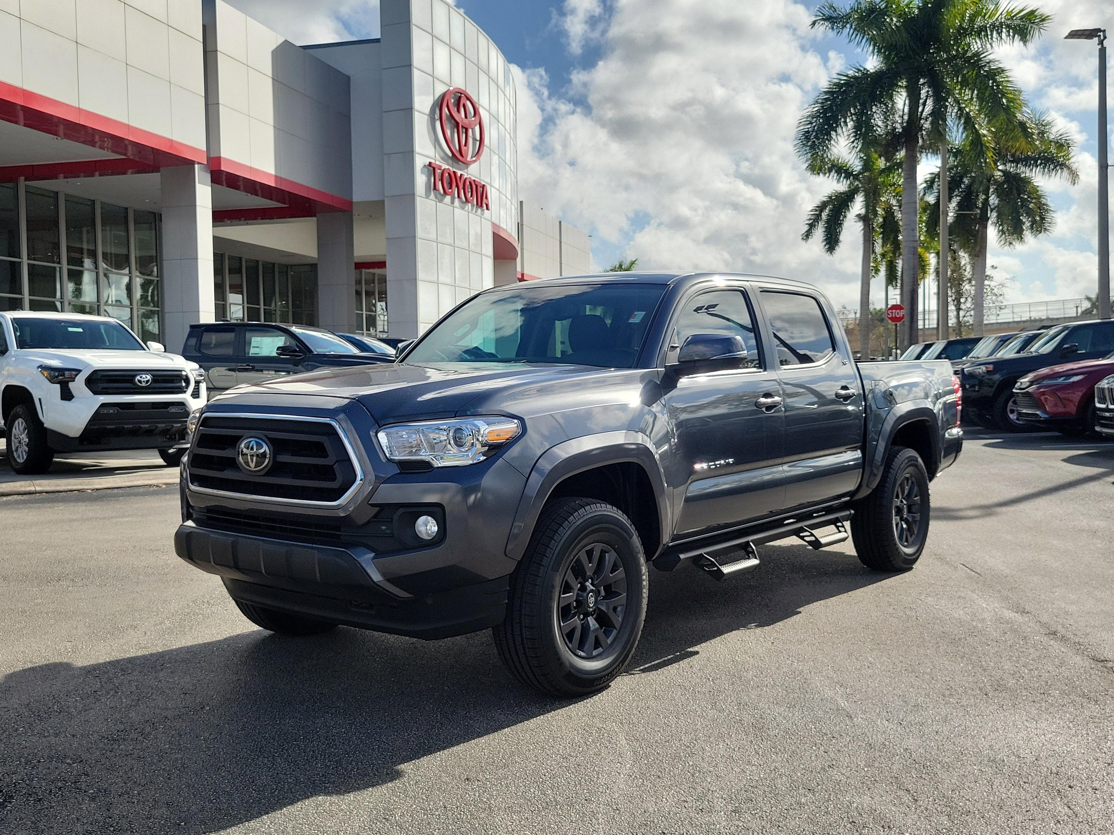 Toyota Tacoma 4Wd Sr5 4Wd Crew Cab - Thumbnail 3