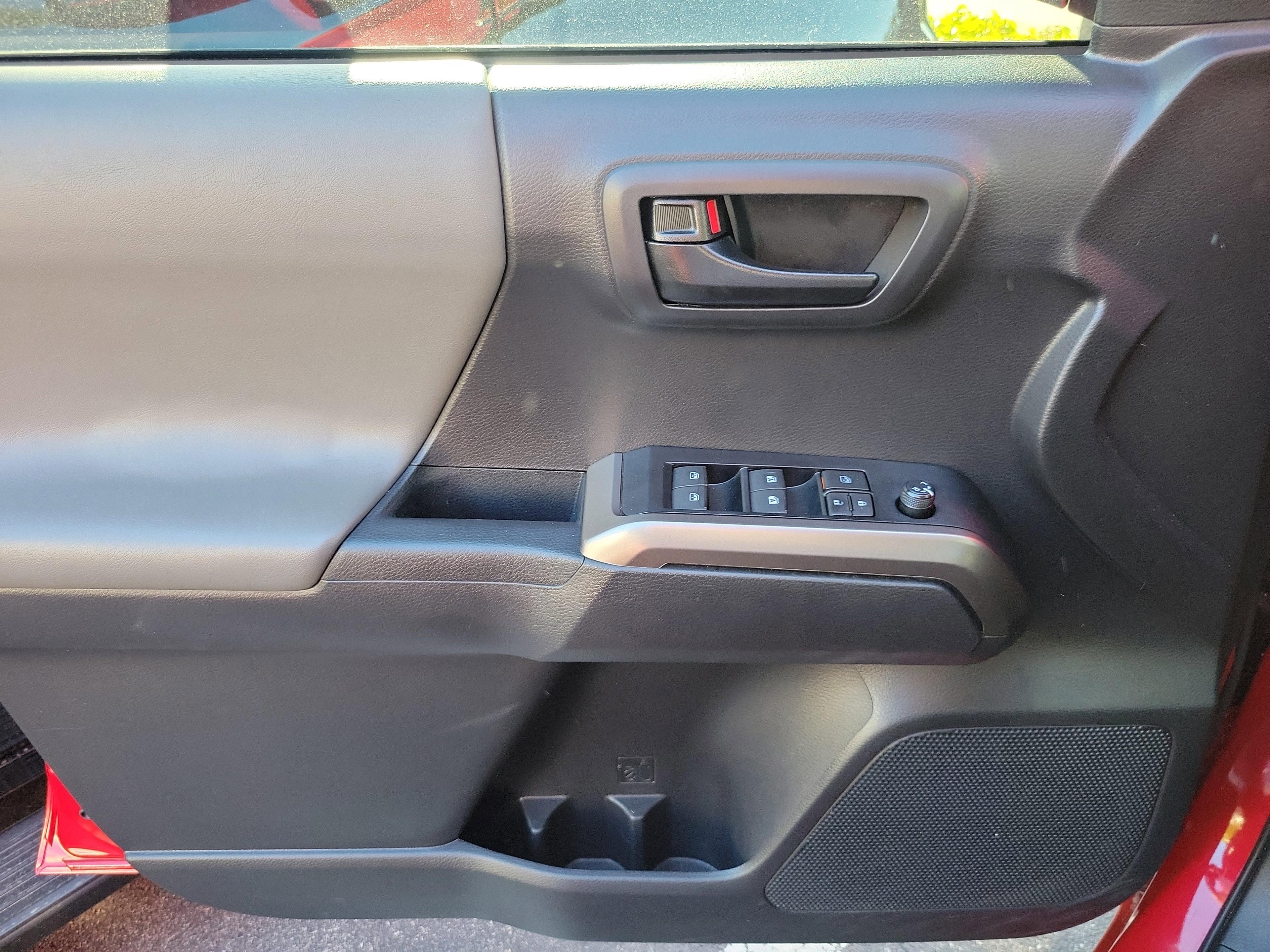 Toyota Tacoma 2Wd Sr5 Rwd Crew Cab - Thumbnail 14