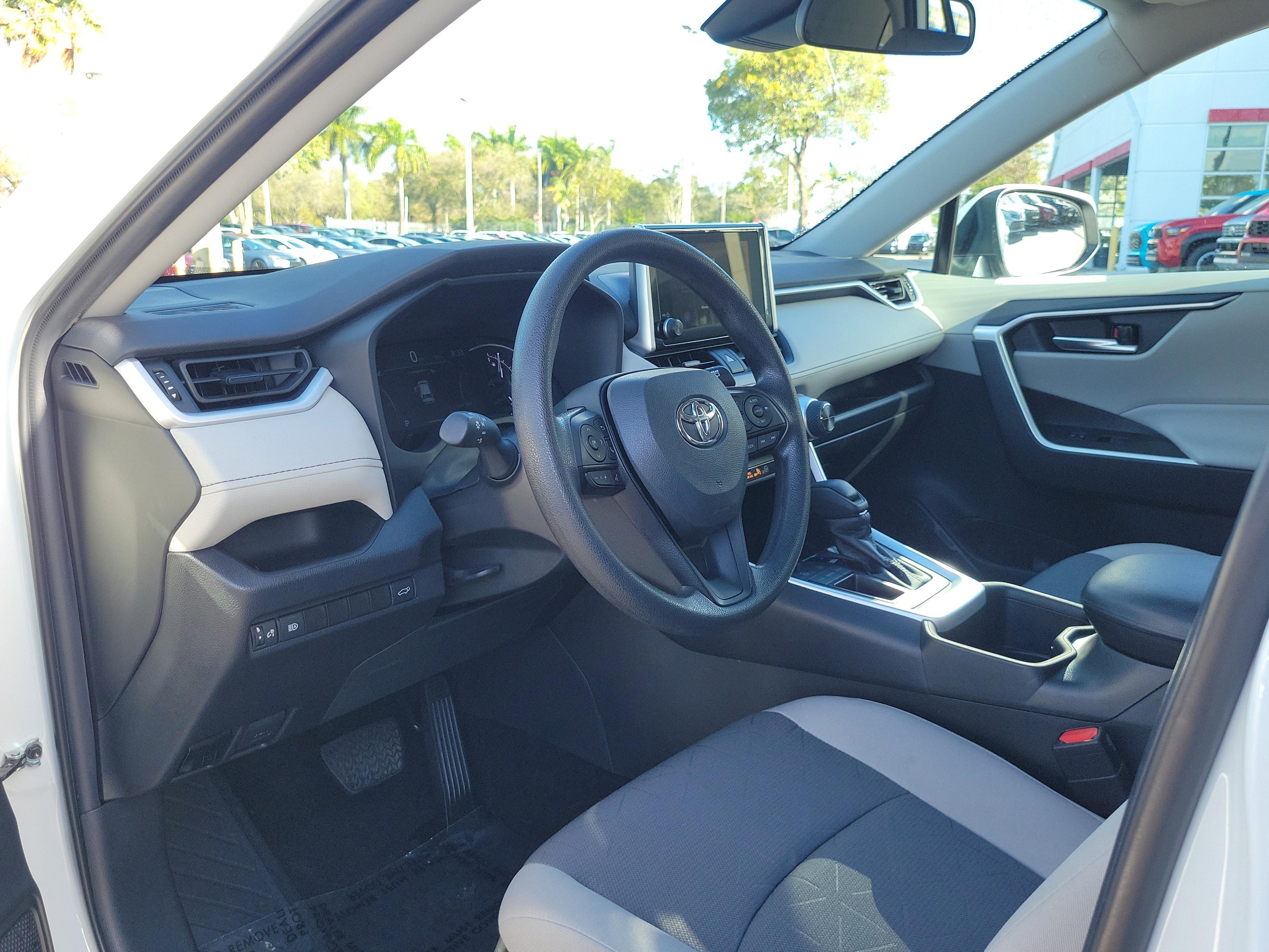 Toyota Rav4 Xle Fwd - Thumbnail 13