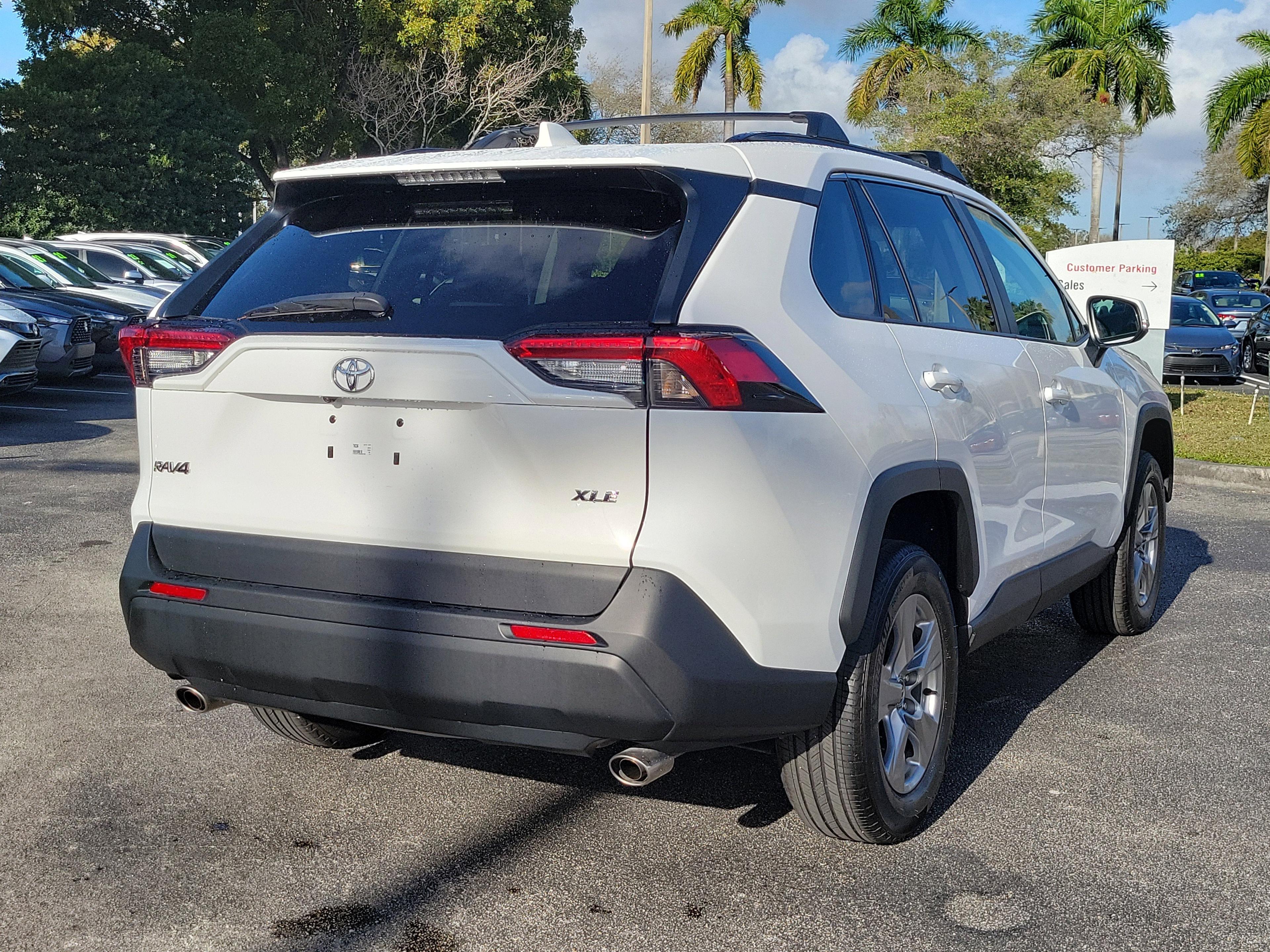 Toyota Rav4 Xle Fwd - Thumbnail 6