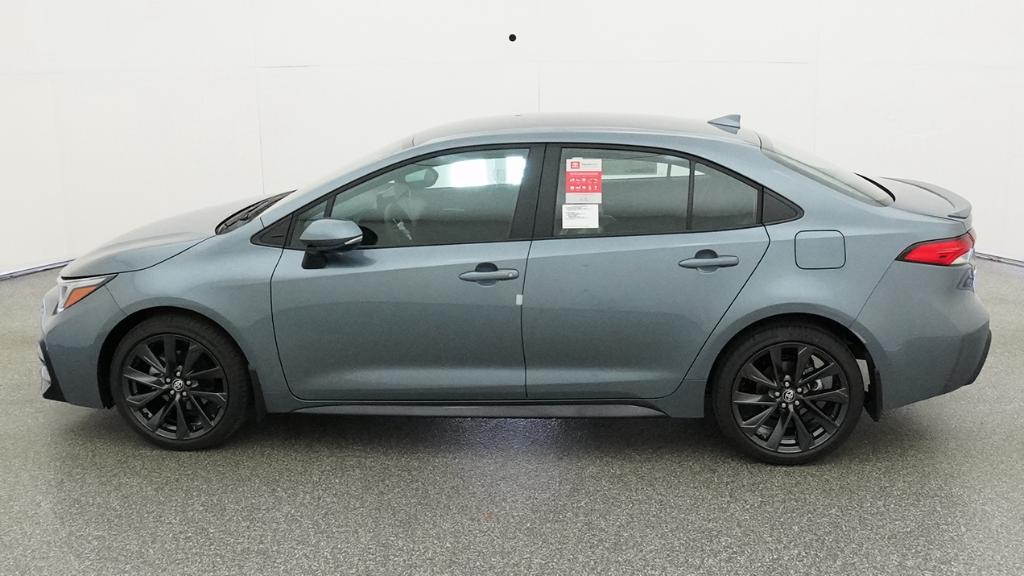 Toyota Corolla Se - Thumbnail 4