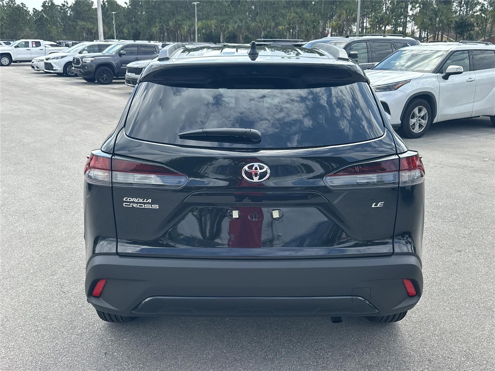 Toyota Corolla Cross Le - Thumbnail 6