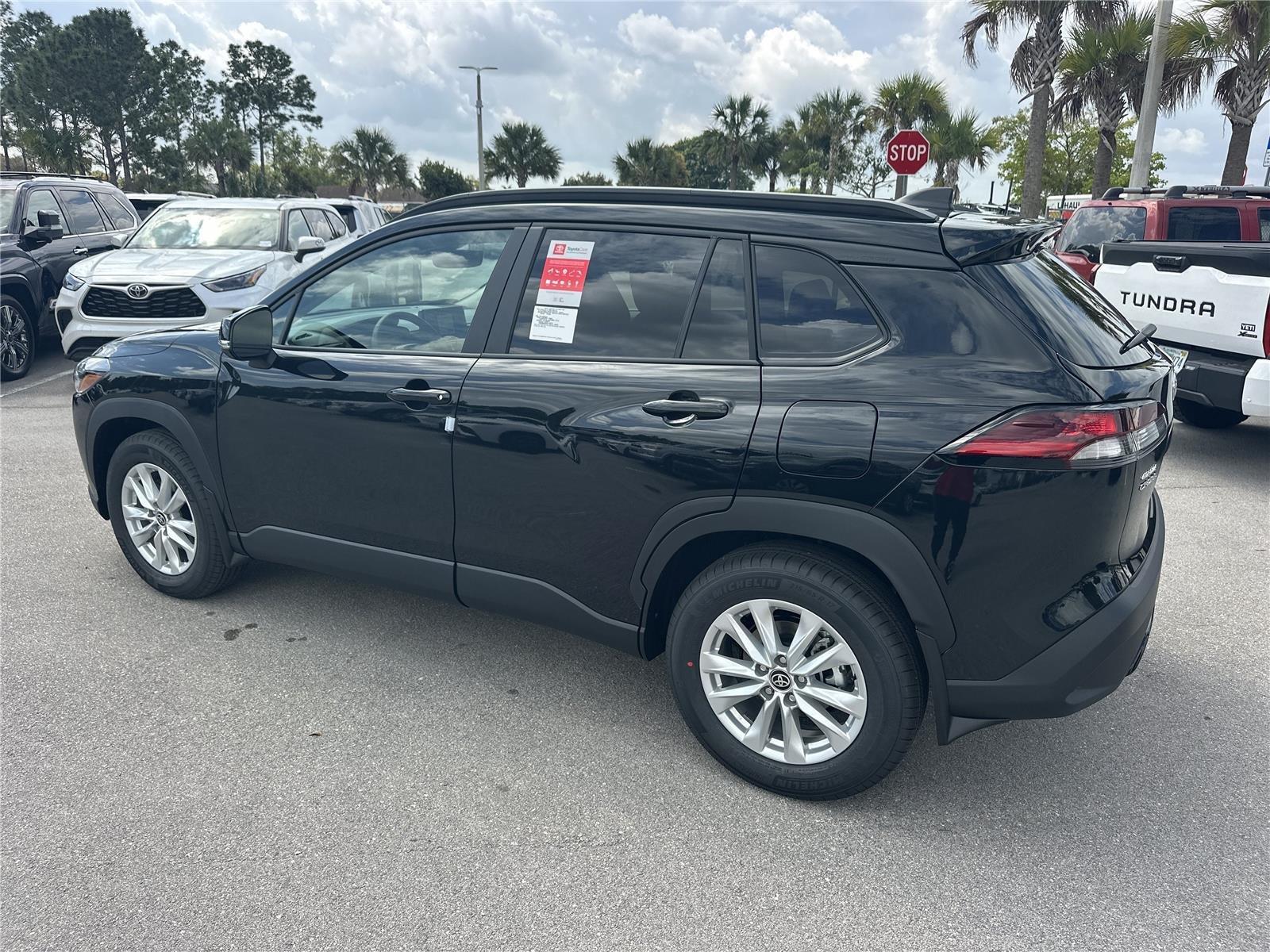 Toyota Corolla Cross Le - Thumbnail 7