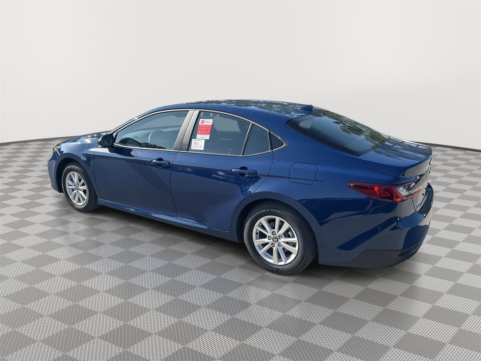 Toyota Camry Le - Thumbnail 7
