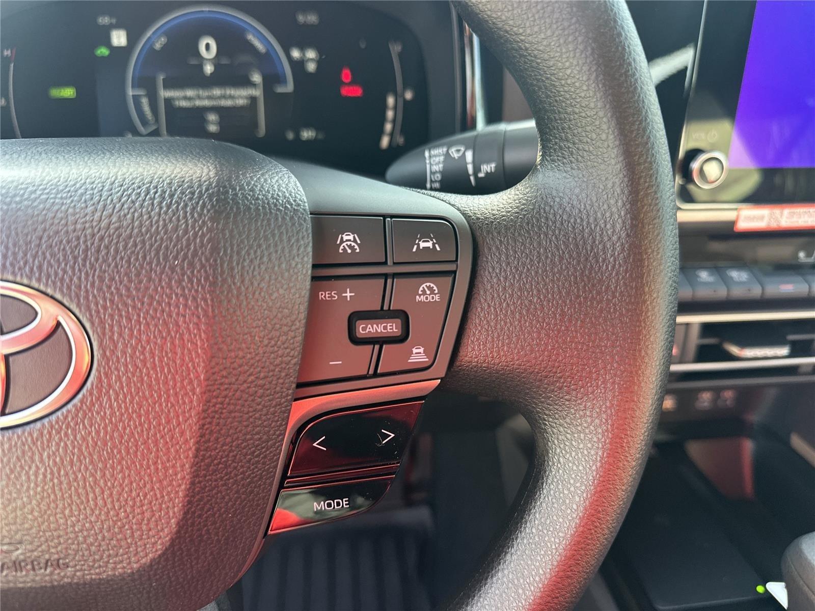 Toyota Camry Le - Thumbnail 12