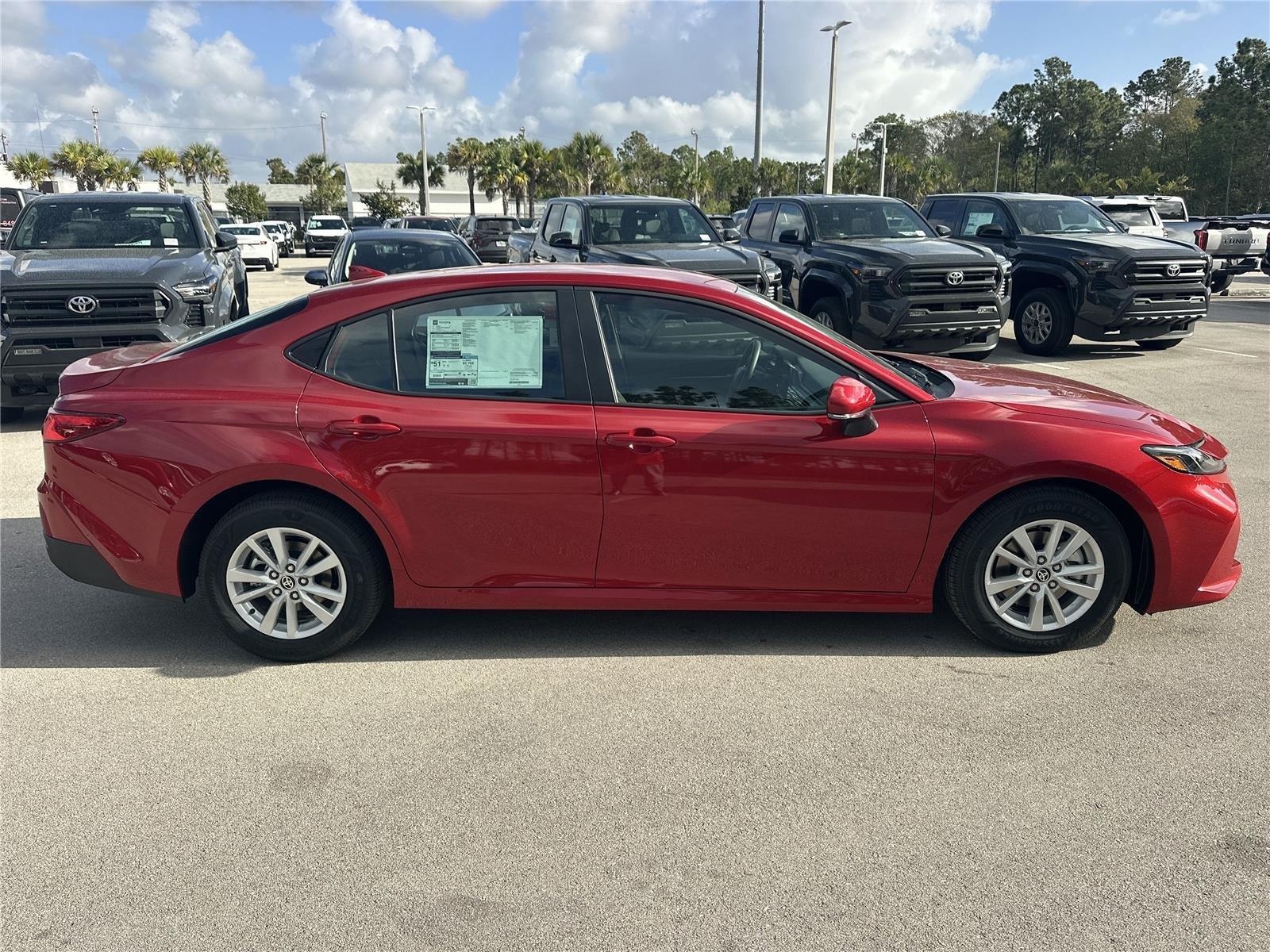 Toyota Camry Le - Thumbnail 4