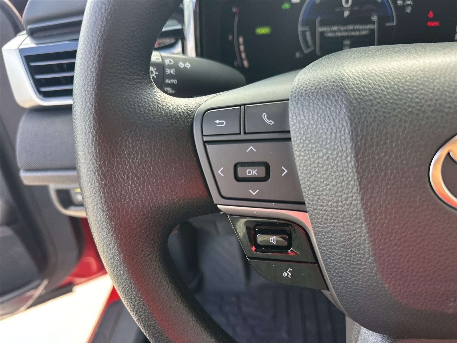 Toyota Camry Le - Thumbnail 10