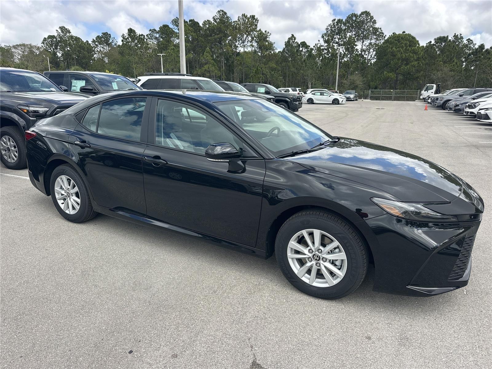 Toyota Camry Le Awd - Thumbnail 3