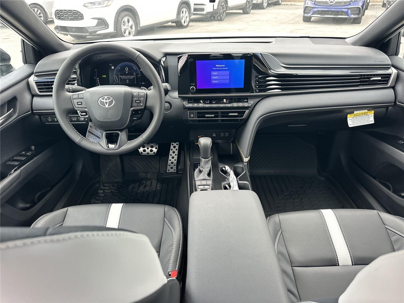 Toyota Camry Se - Thumbnail 18