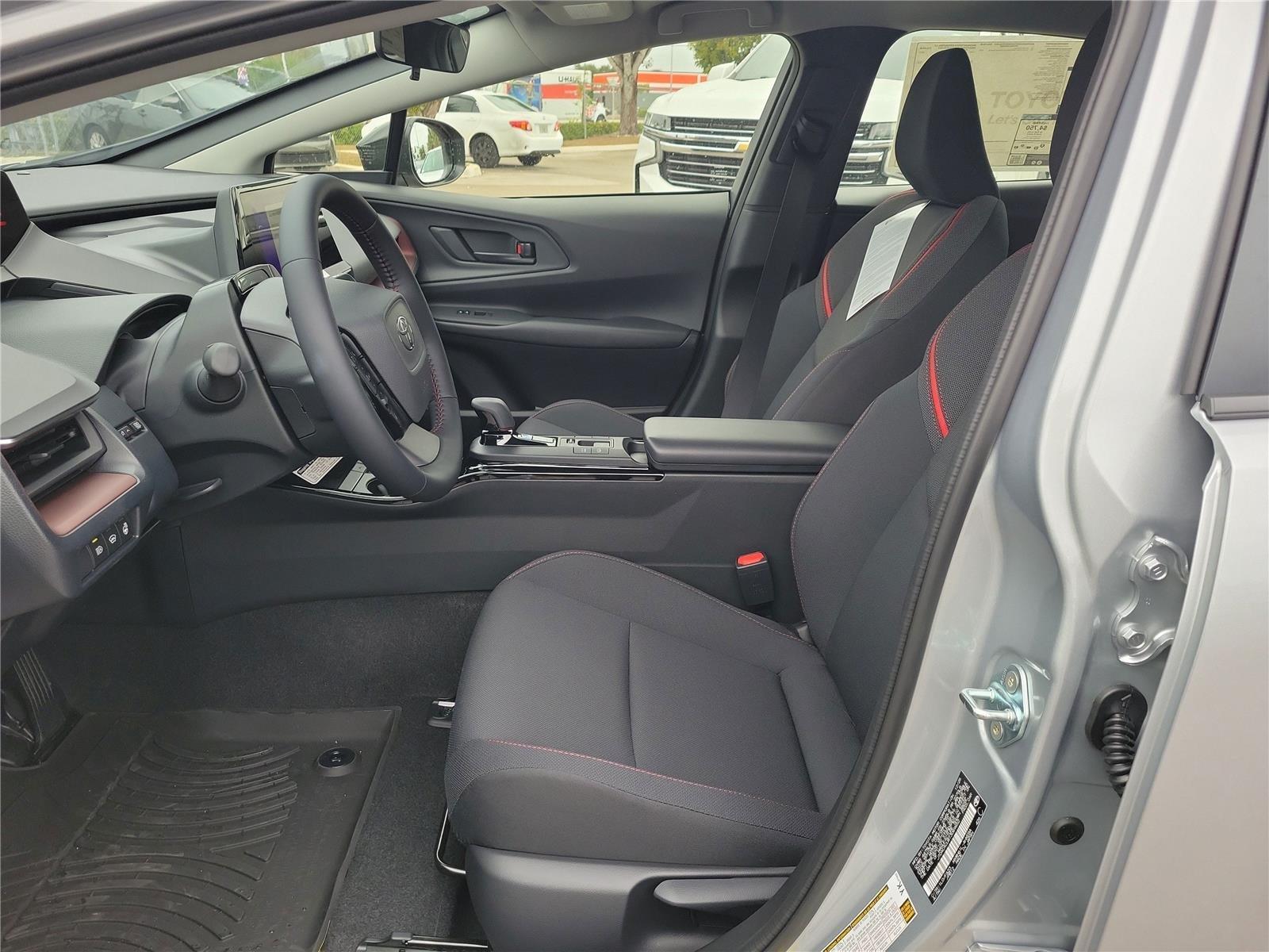 Toyota Prius Plug-In Hybrid Se - Thumbnail 9