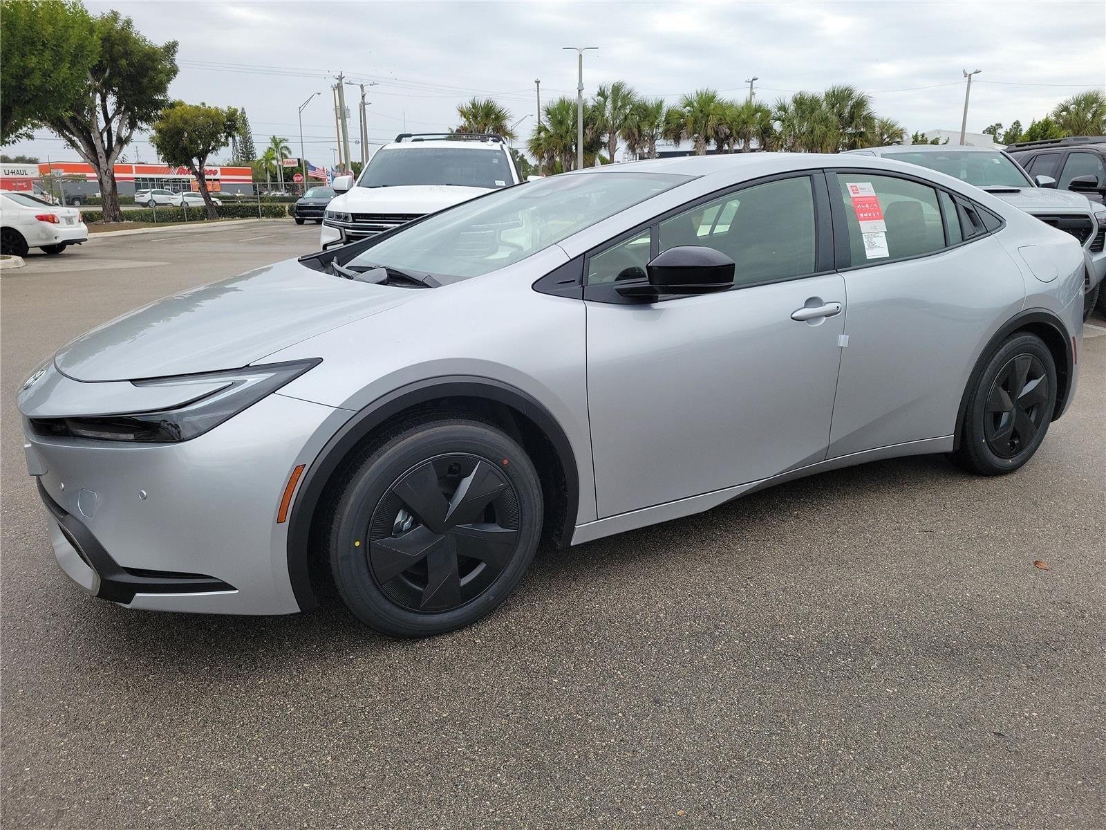 Toyota Prius Plug-In Hybrid Se - View 1