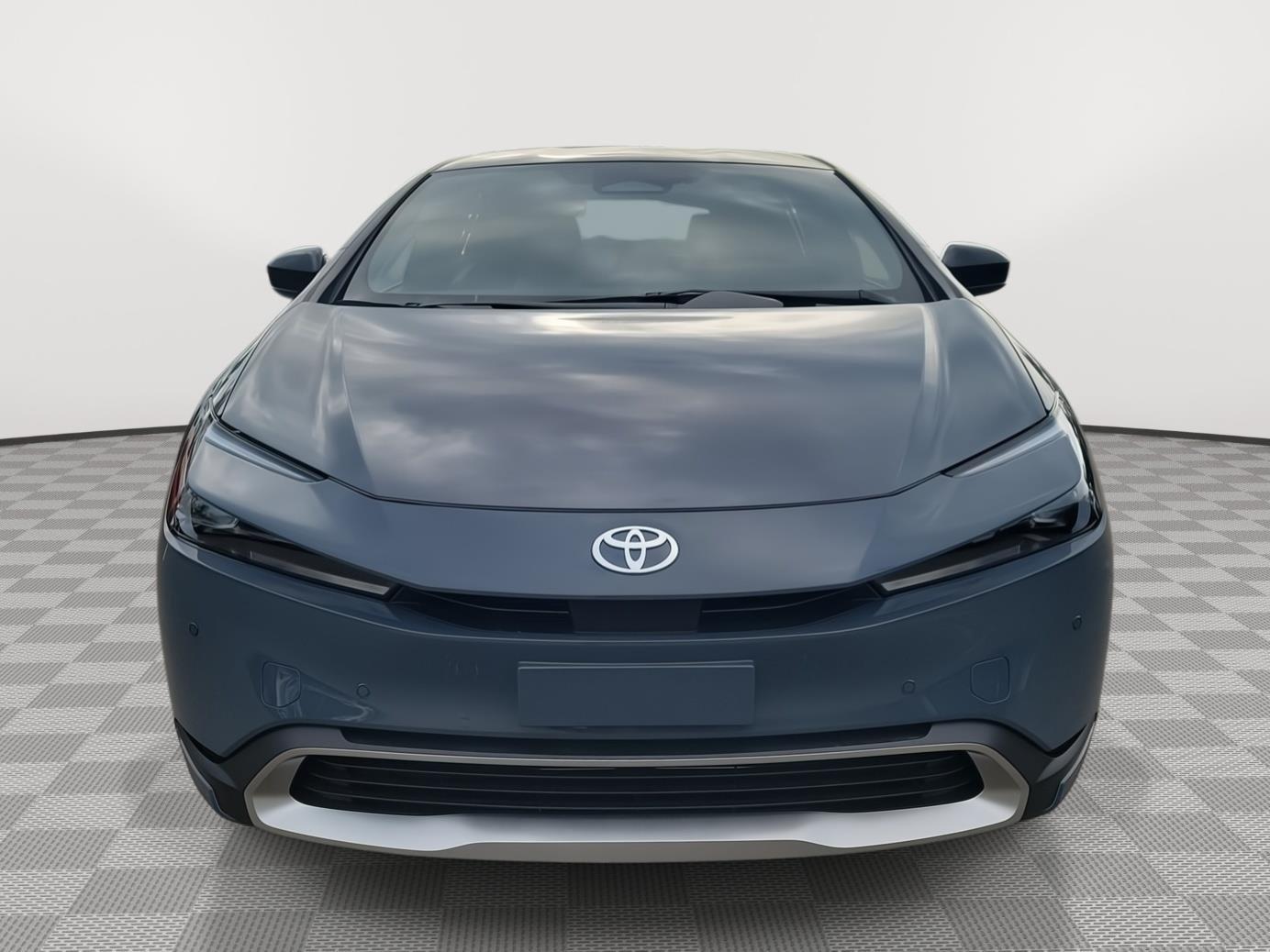 Toyota Prius Plug-In Hybrid Se - Thumbnail 2