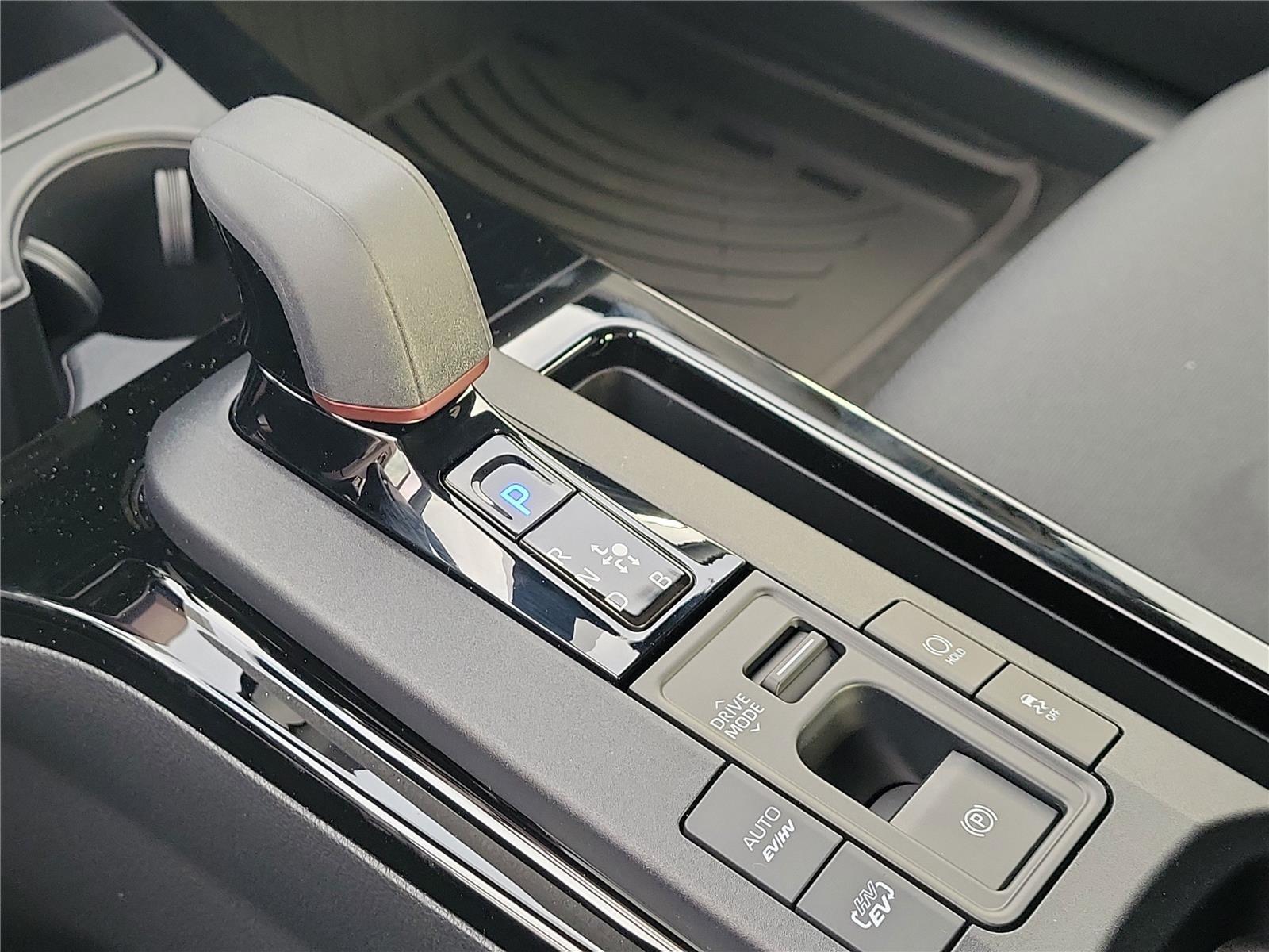 Toyota Prius Plug-In Hybrid Se - Thumbnail 15