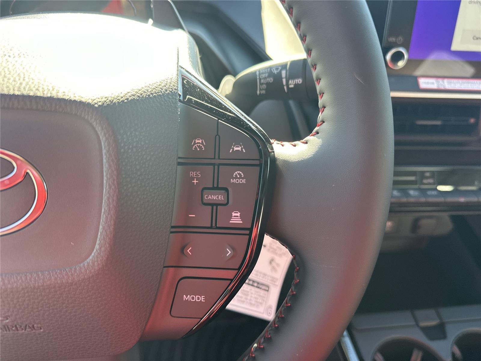 Toyota Prius Plug-In Hybrid Se - Thumbnail 11