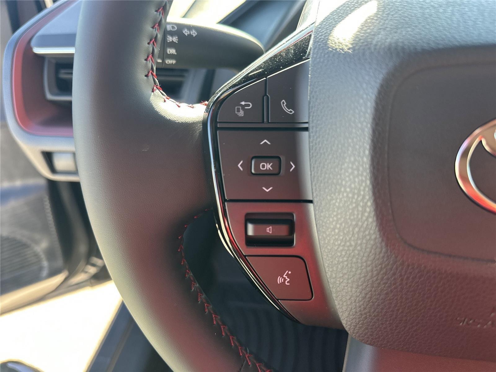 Toyota Prius Plug-In Hybrid Se - Thumbnail 10