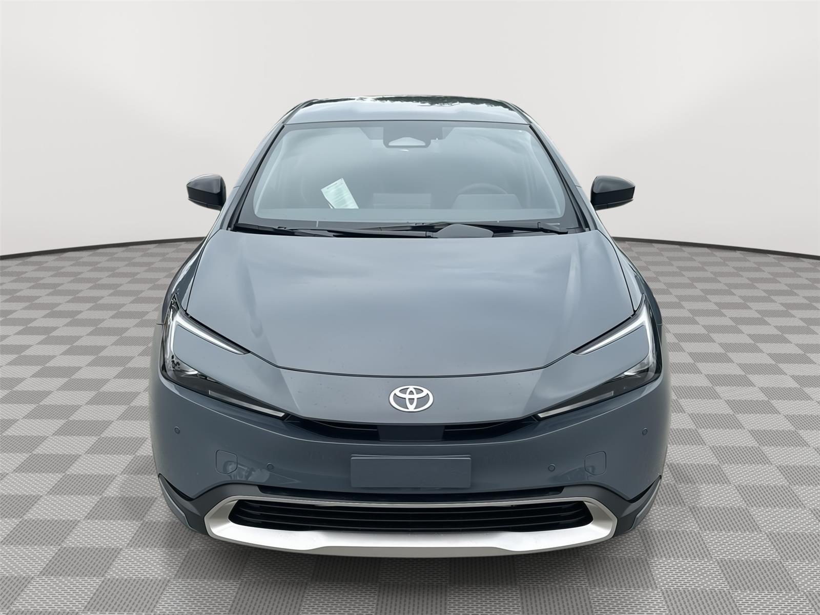 Toyota Prius Plug-In Hybrid Se - Thumbnail 2