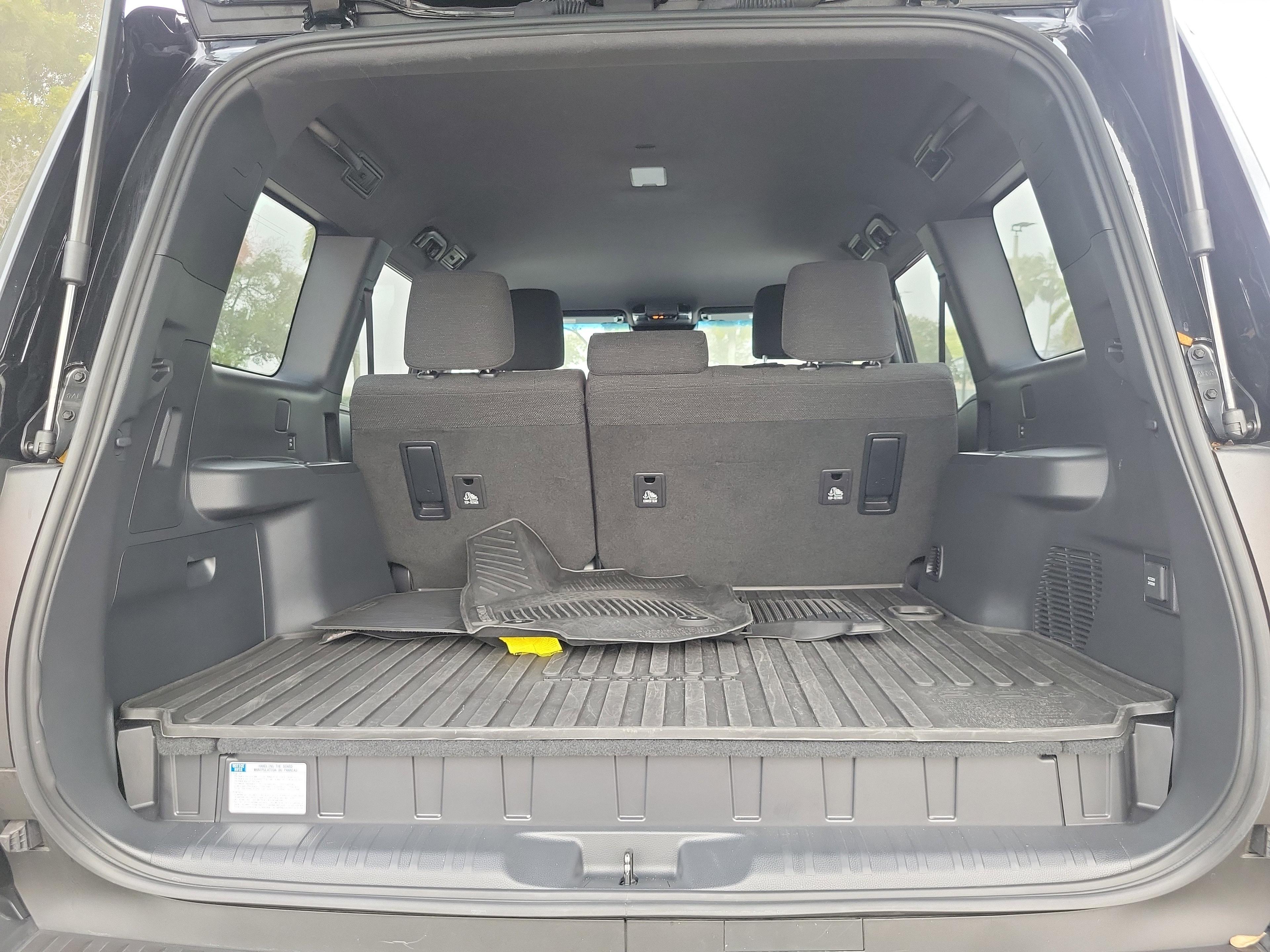 Toyota Land Cruiser 4Wd - Thumbnail 9