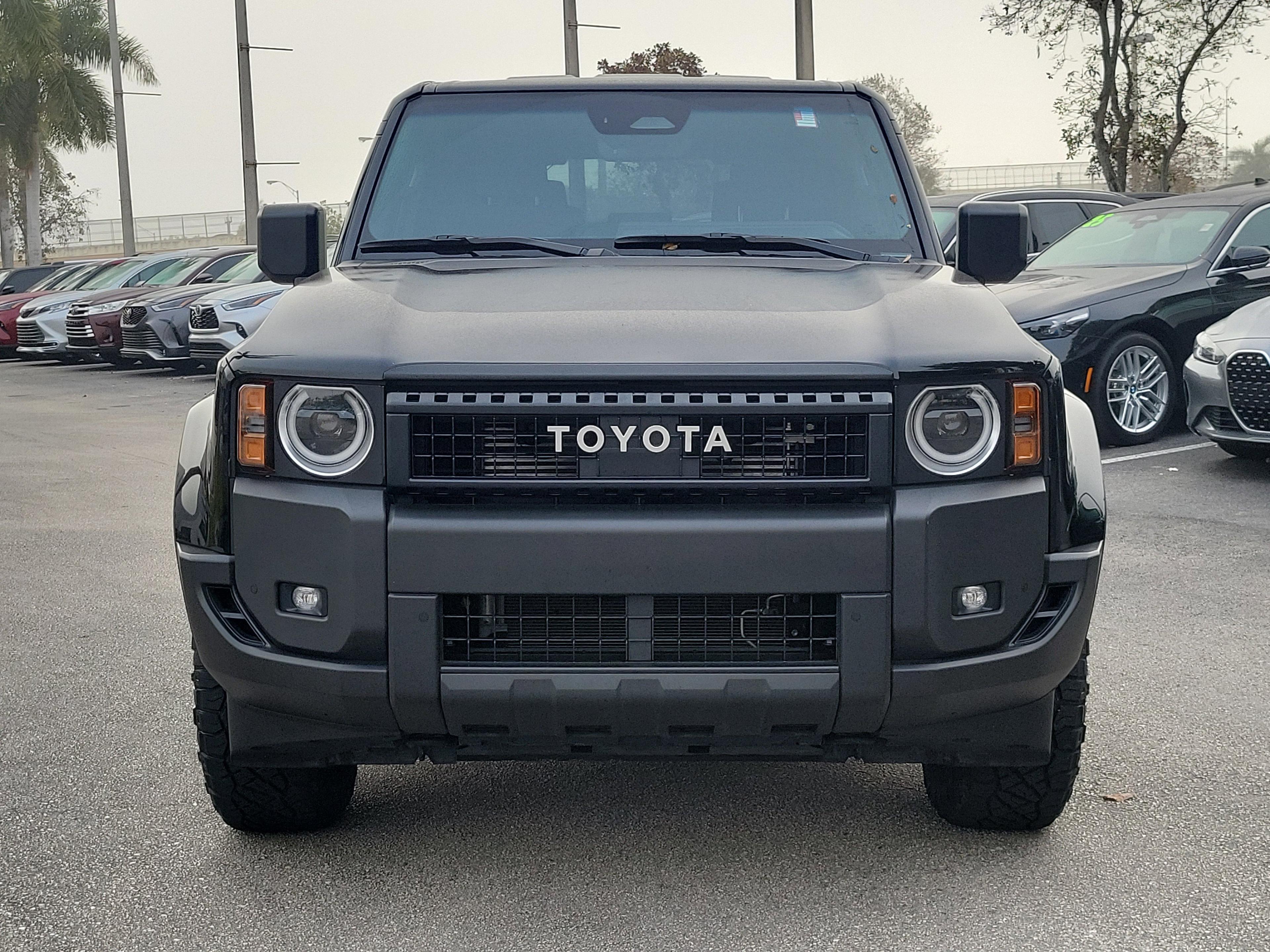 Toyota Land Cruiser 4Wd - Thumbnail 3