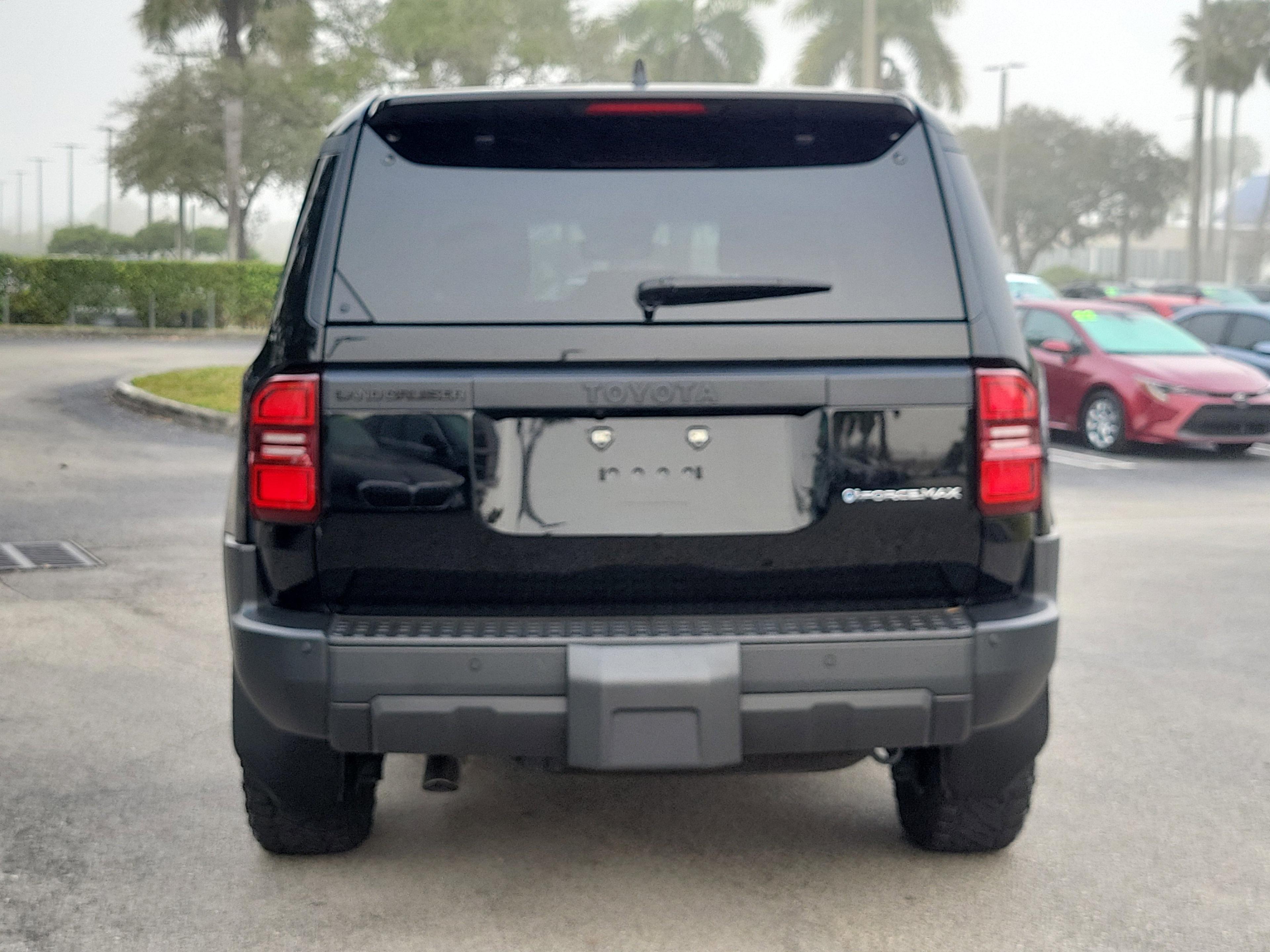 Toyota Land Cruiser 4Wd - Thumbnail 6