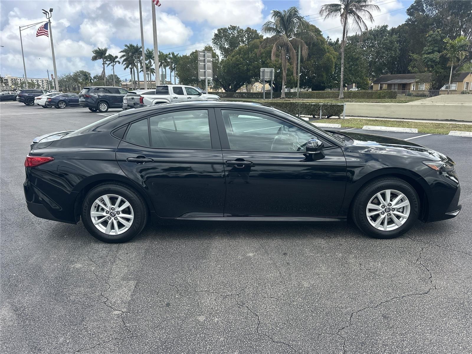 Toyota Camry Le Front Wheel Drive - Thumbnail 5